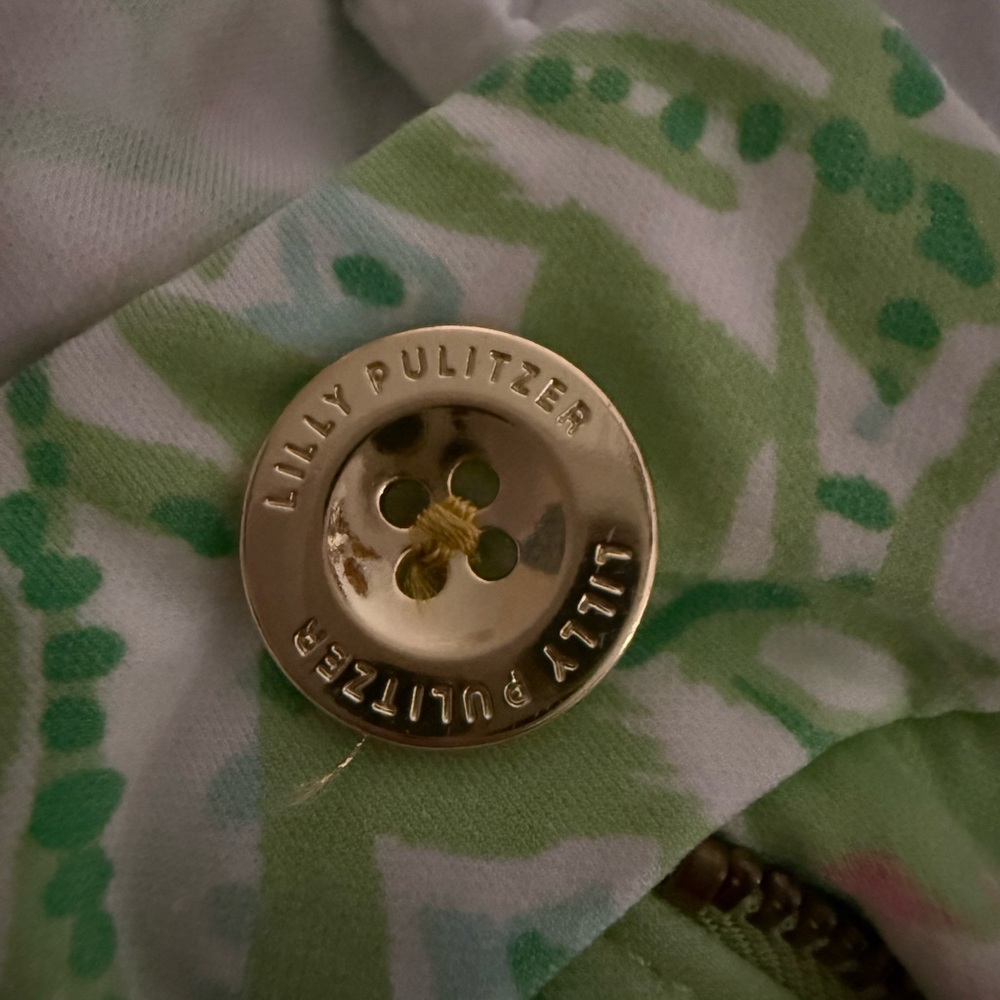 Lilly Pulitzer Natia mid rise Green and Pink Floral Shorts - Picture 3 of 11